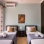 Great Alexander * Sarandë