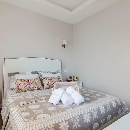 Great Alexander * Sarandë